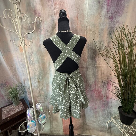 📌Twenty Ten Wear It Your Way Sexy Flirty Floral Romper with Beautiful Backside - Picture 4 of 16